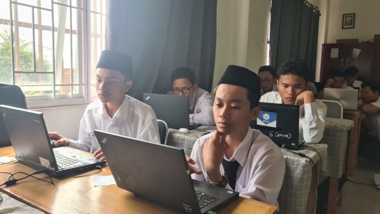 Prestasi Akademik dan Non-Akademik